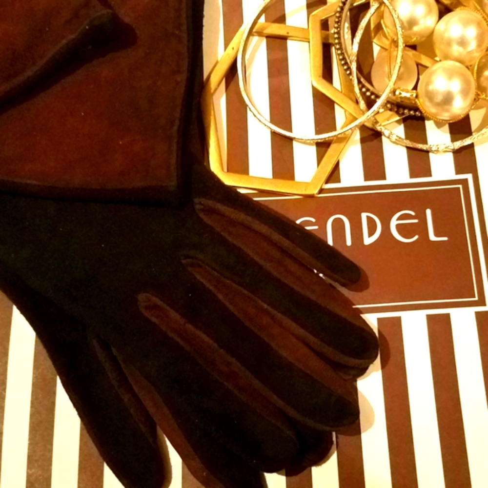 HENRI BENDEL Gloves. Brown & Black Suede. Made in Italy.